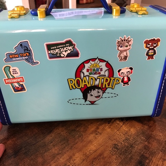 Ryan’s World Tour Suitcase - Picture 5 of 9